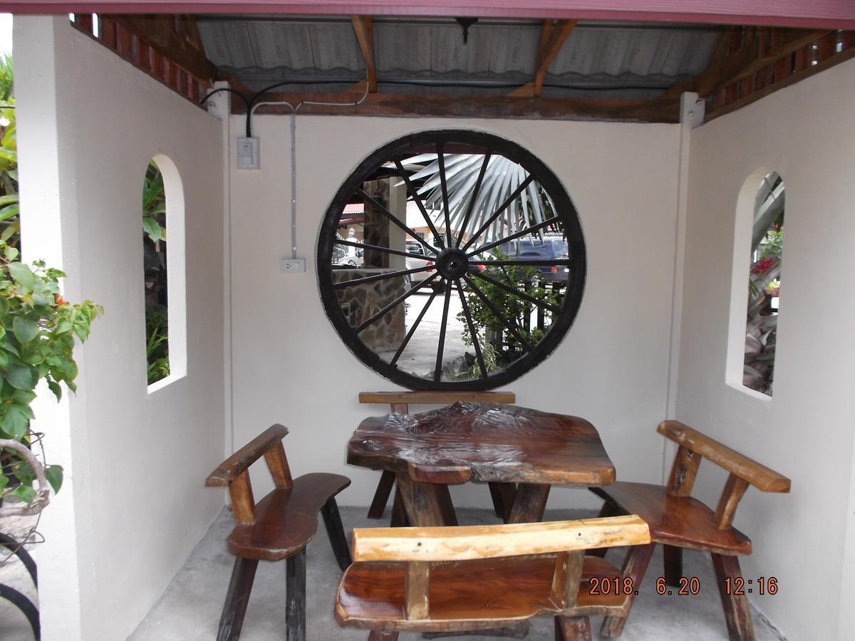 Ryans Resort Prasat Extérieur photo