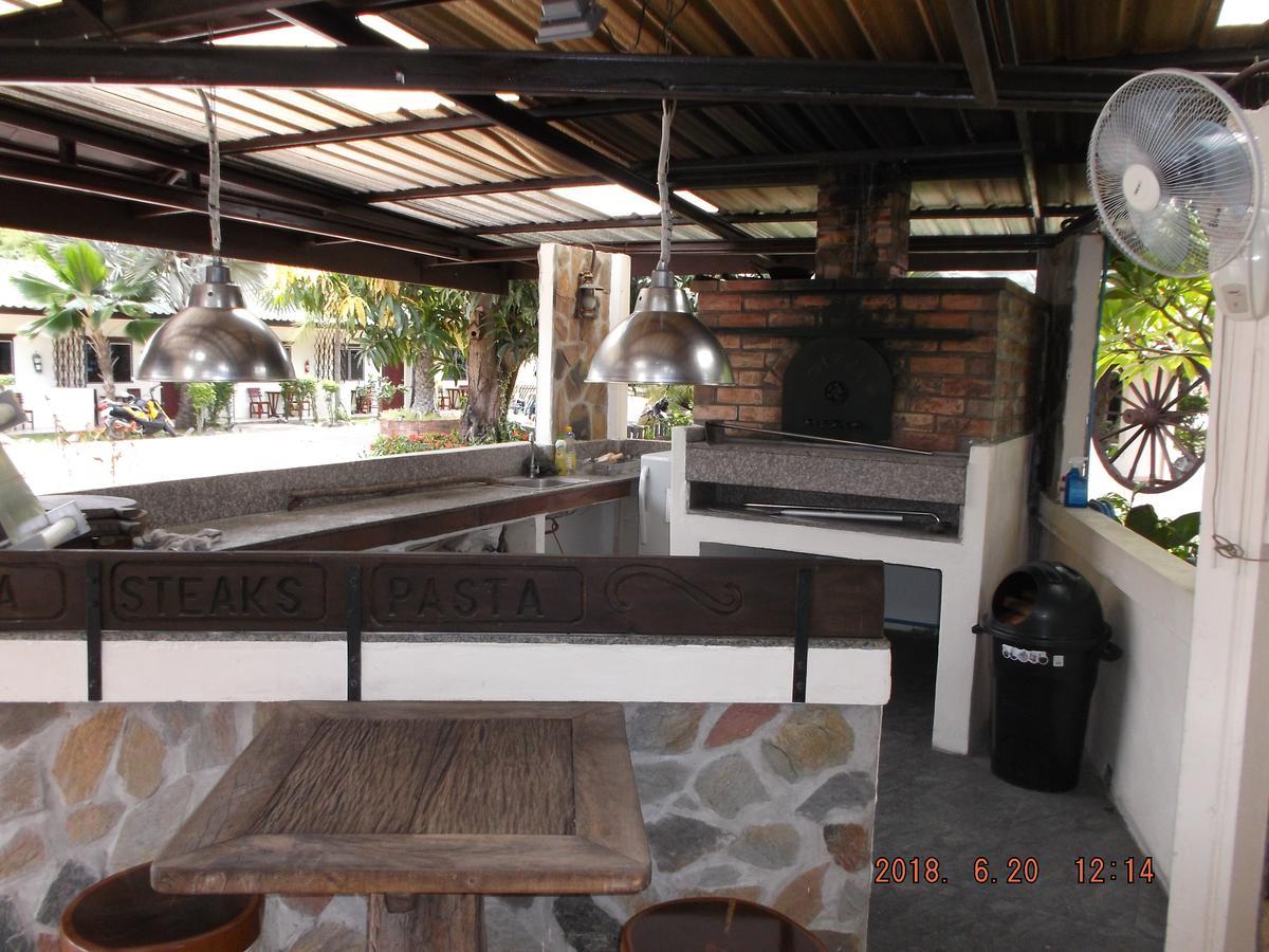 Ryans Resort Prasat Extérieur photo